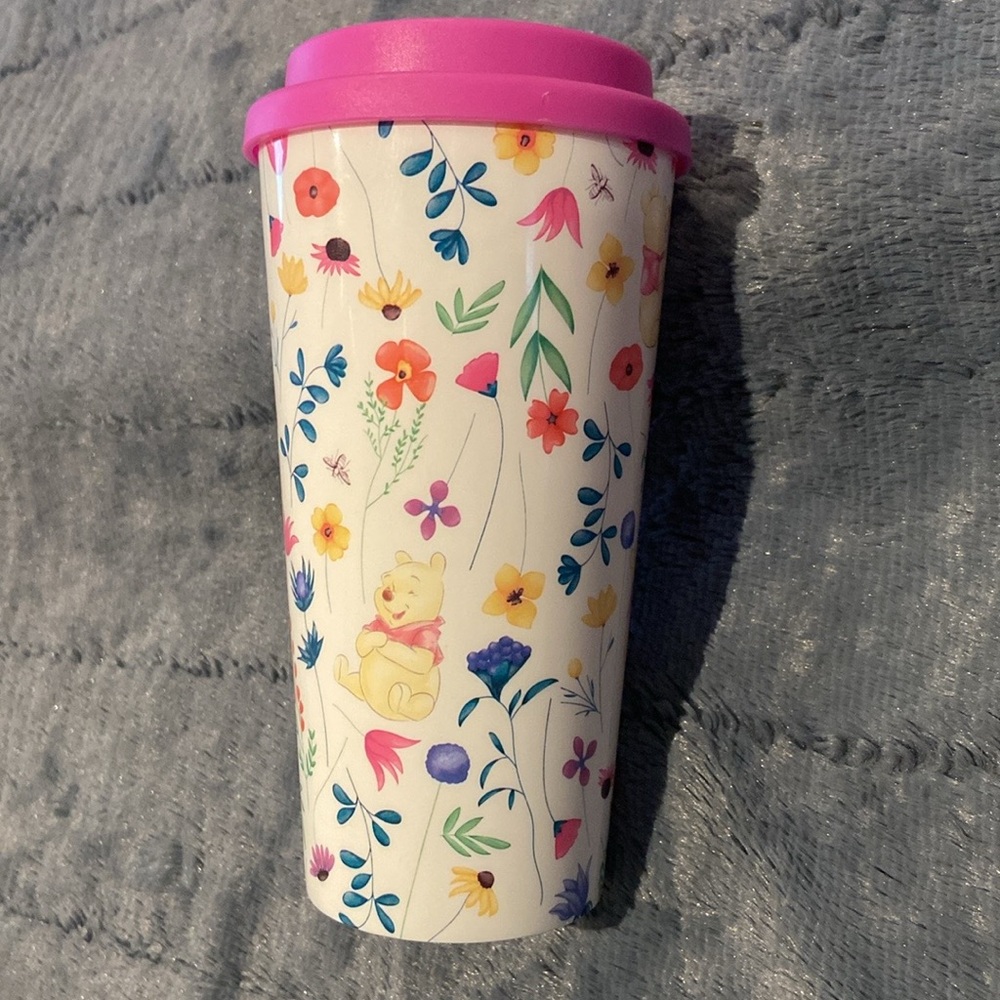 🍭🐻🌟NWOT Winnie the Pooh plastic Tumbler